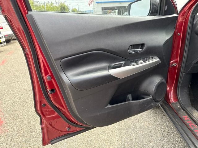 Used 2020 Nissan Kicks SR w/ SR Premium Package FWD image 12
