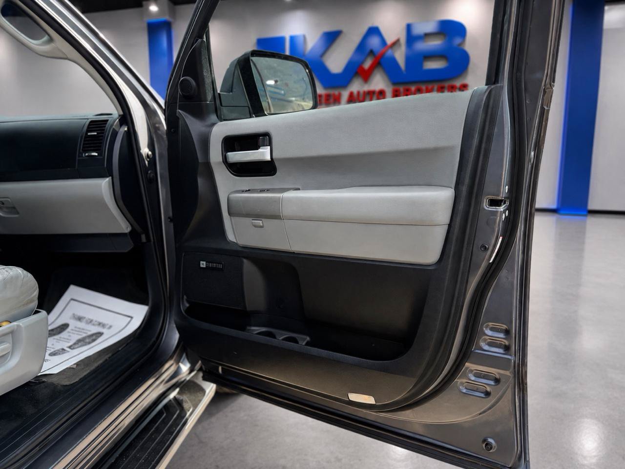Used 2015 Toyota Sequoia Limited RWD image 20