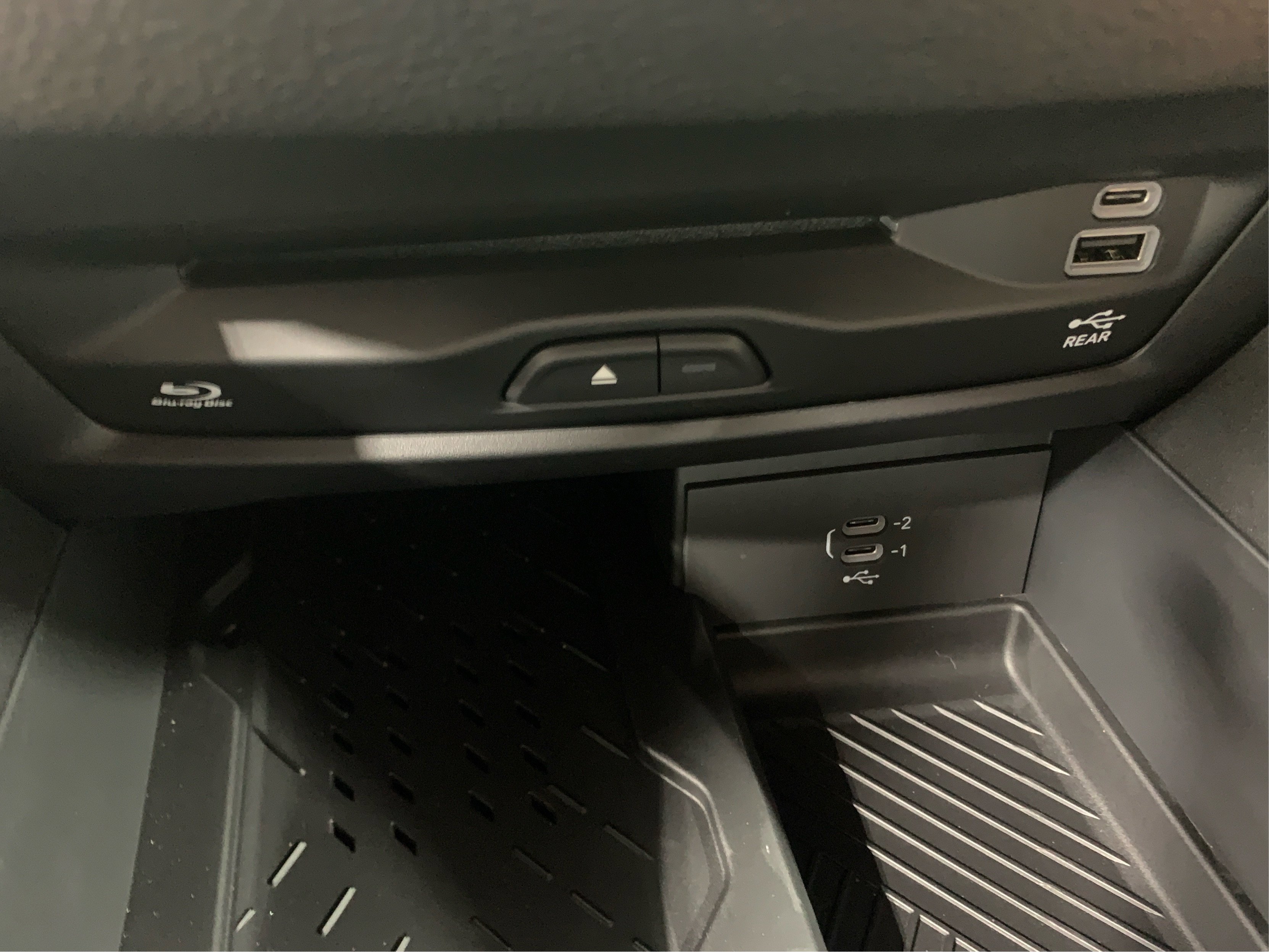New 2026 Chrysler Pacifica Pinnacle AWD/4WD image 35