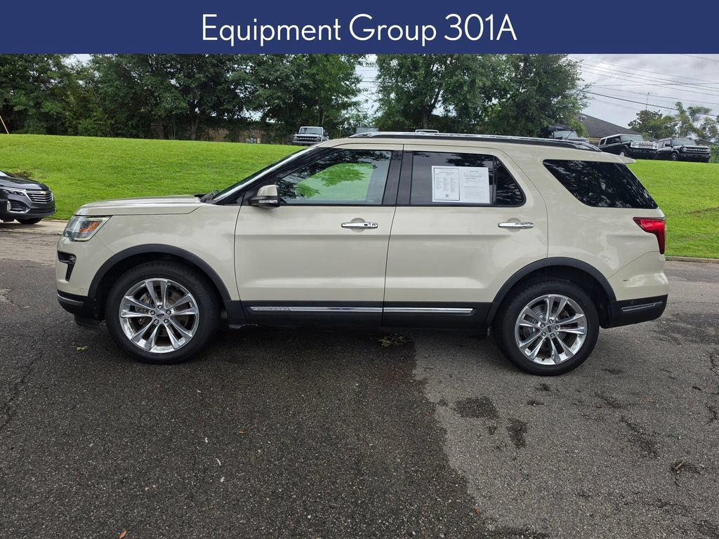 Used 2018 Ford Explorer Limited w/ Equipment Group 301A AWD/4WD image 2