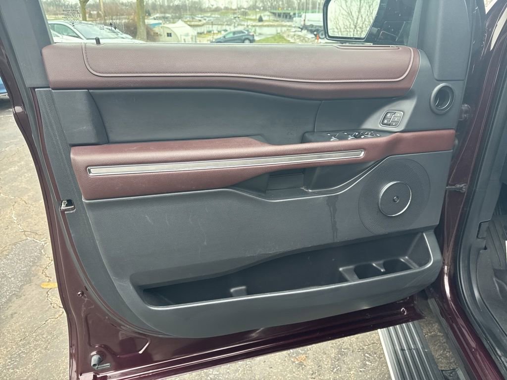 Certified 2023 Ford Expedition Limited image 9