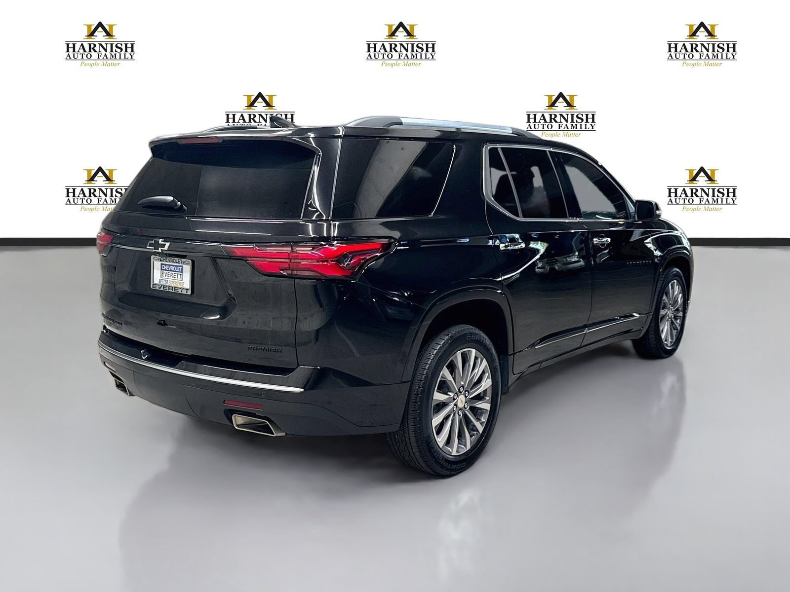 Used 2023 Chevrolet Traverse Premier w/ LPO, Floor Liner Package AWD/4WD image 6