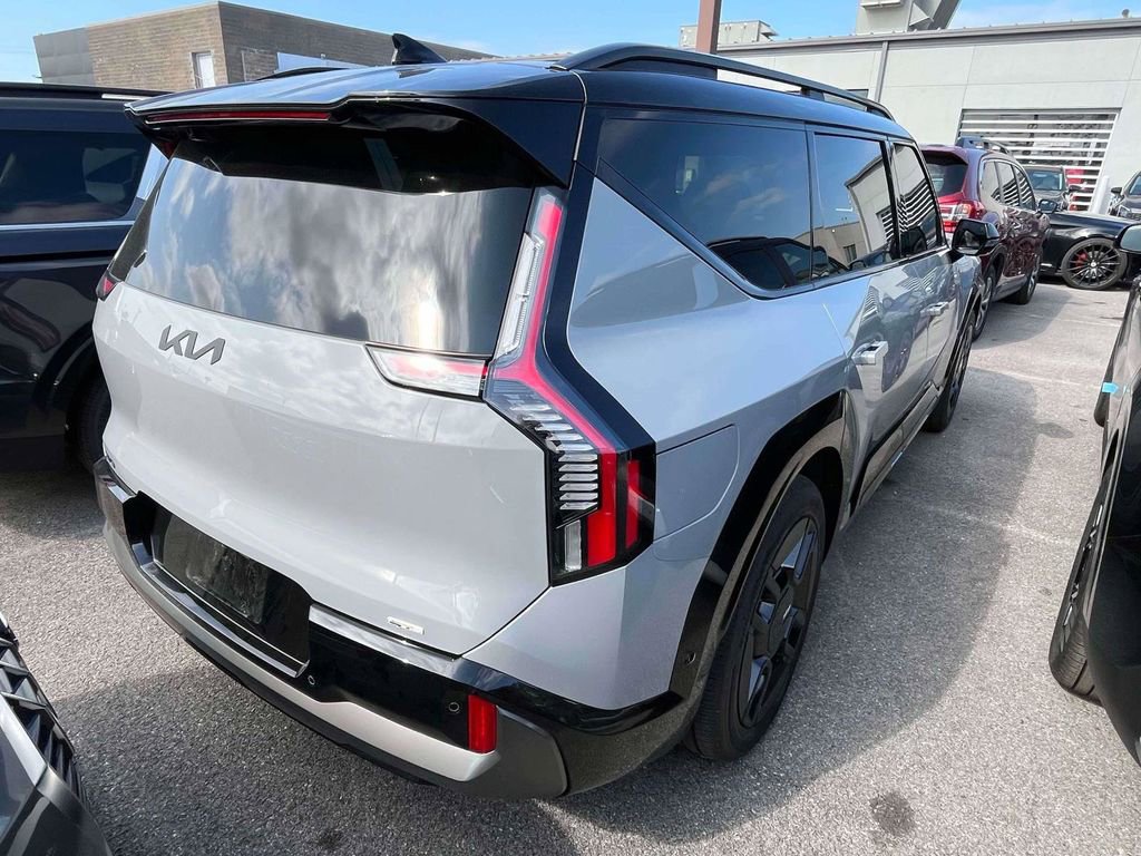 Certified 2026 Kia EV9 GT-Line AWD/4WD image 2