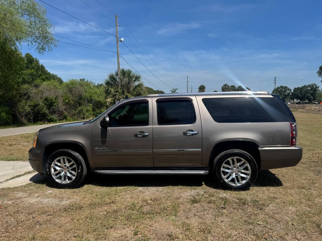 Used 2012 GMC Yukon XL Denali AWD/4WD image 6