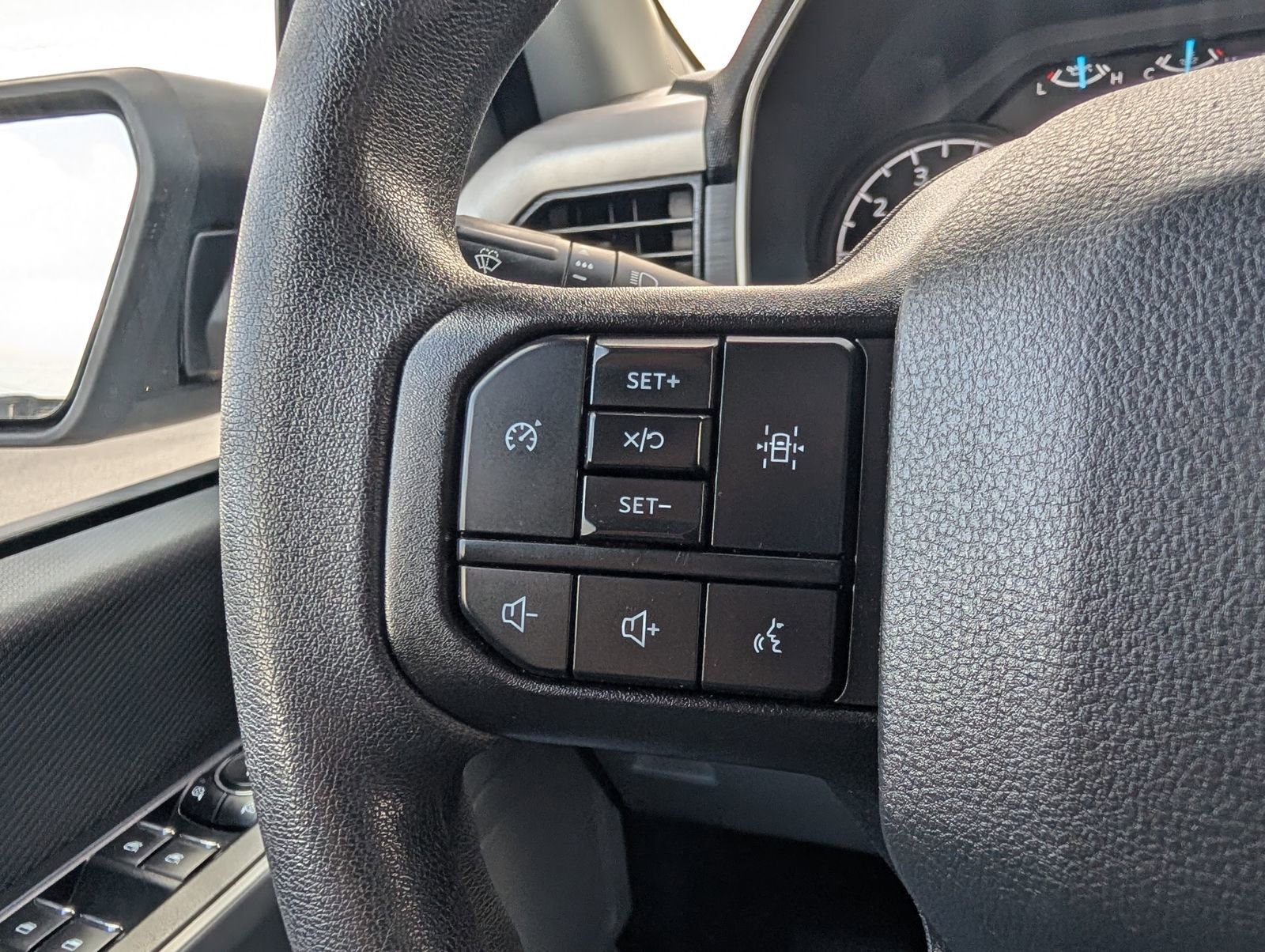 Used 2023 Ford F150 XLT AWD/4WD image 24
