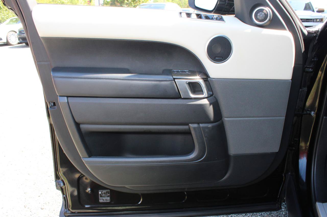 Used 2019 Land Rover Range Rover Sport HSE AWD/4WD image 9