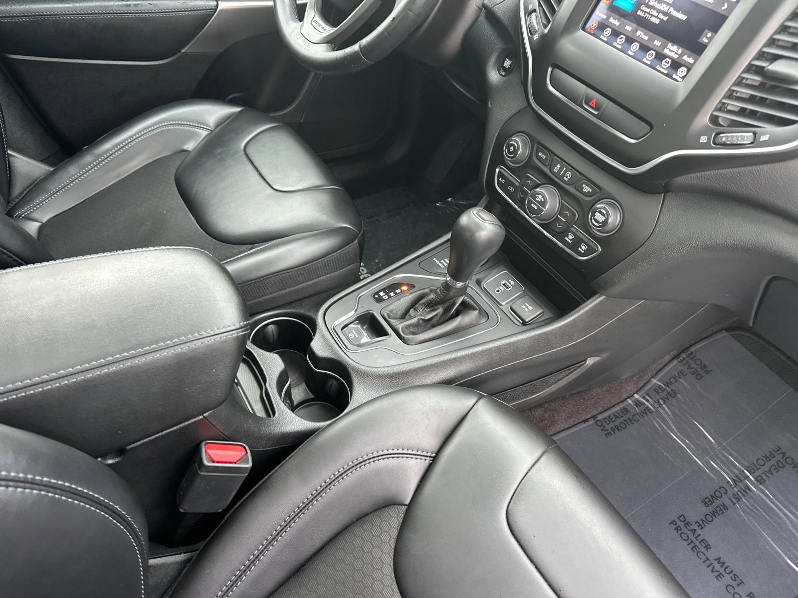 Used 2019 Jeep Cherokee Latitude Plus w/ Comfort/Convenience Group image 15