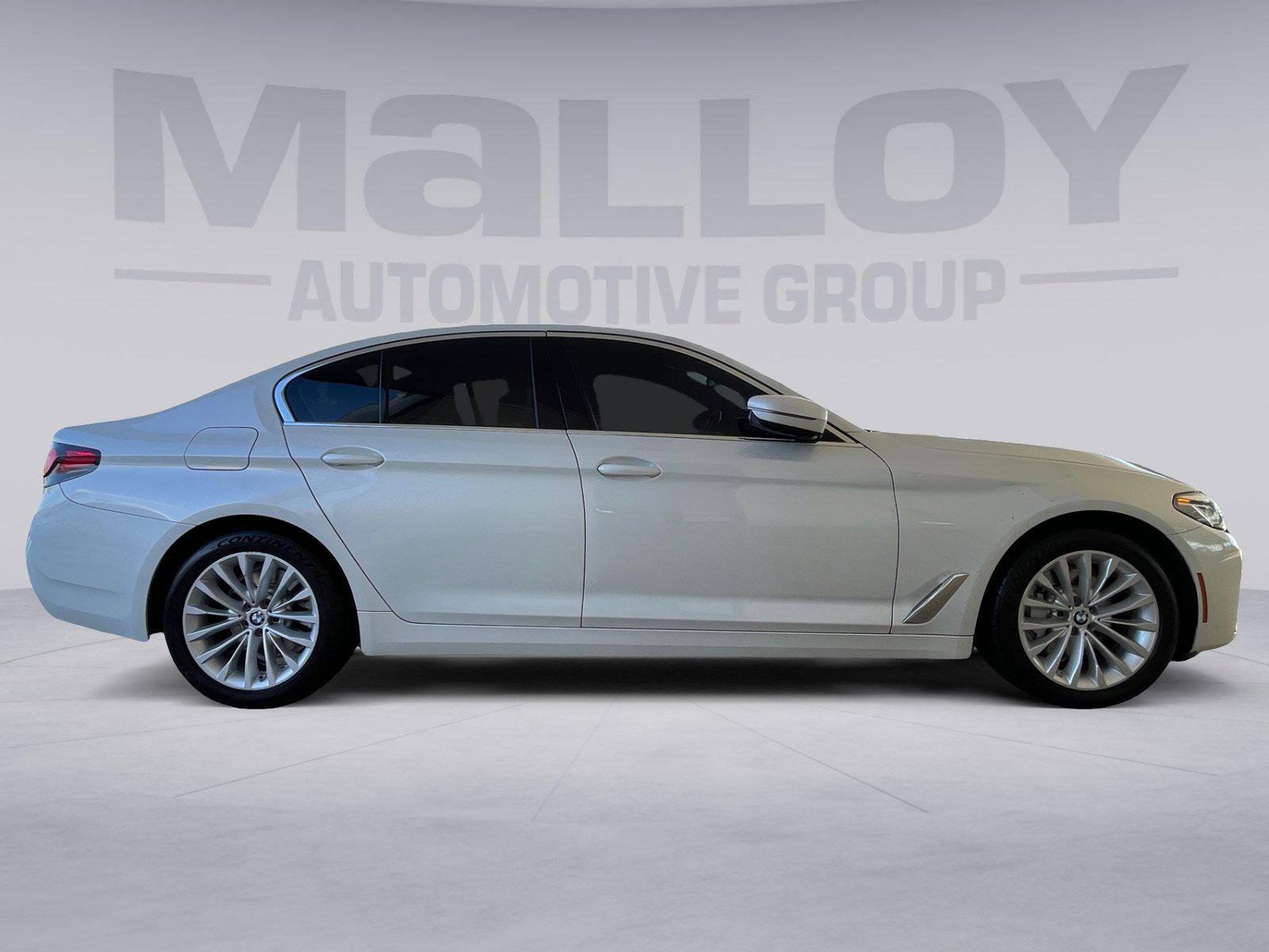 Used 2023 BMW 530i xDrive w/ Executive Package image 6