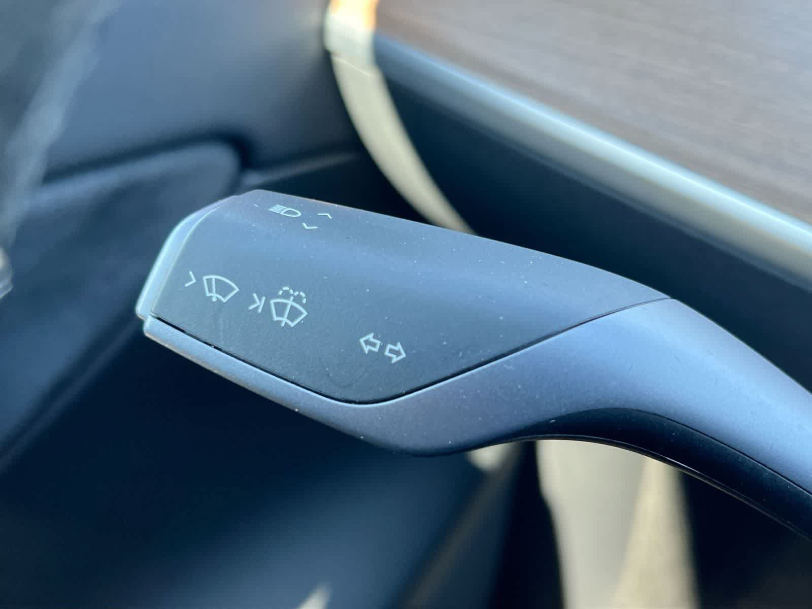 Used 2020 Tesla Model Y Long Range AWD/4WD image 25