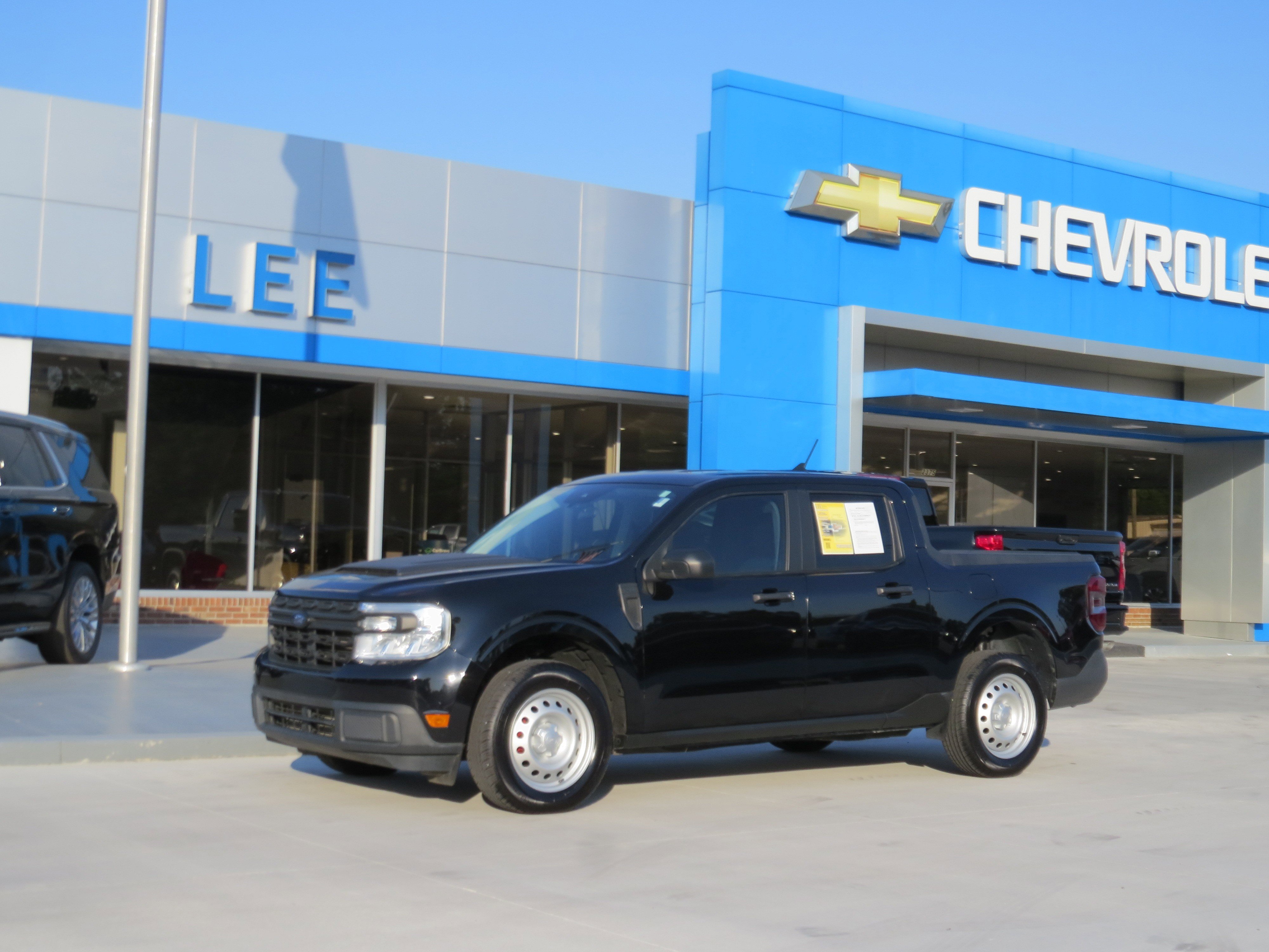 Used 2022 Ford Maverick XL FWD image 1