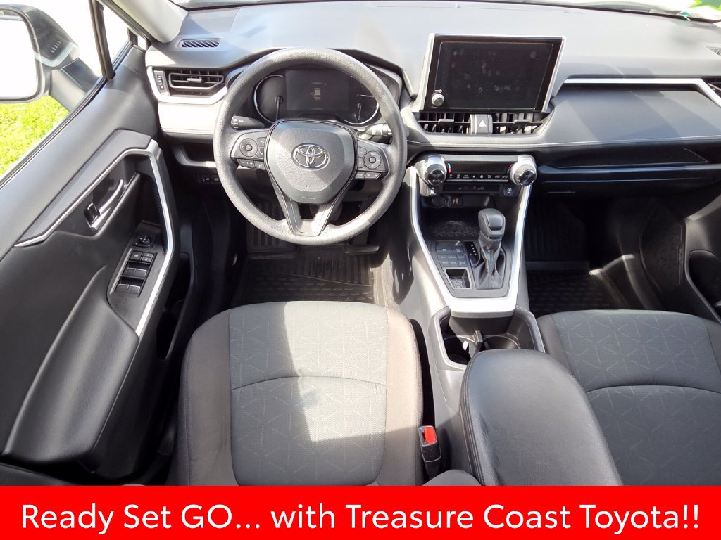 Used 2025 Toyota RAV4 XLE AWD/4WD image 8