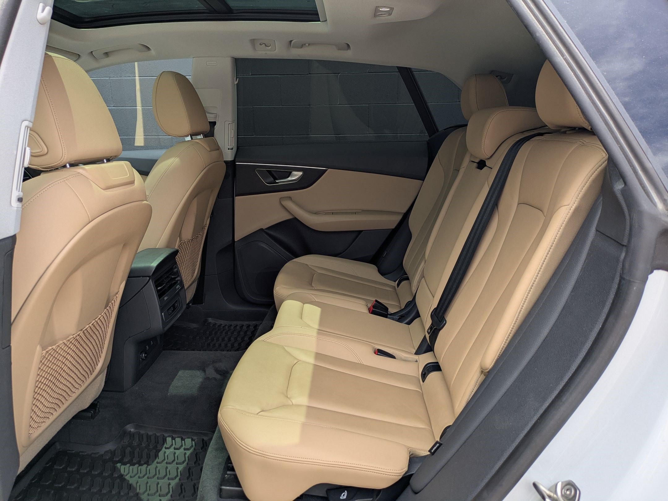 Used 2023 Audi Q8 Premium w/ Convenience Package AWD/4WD image 25