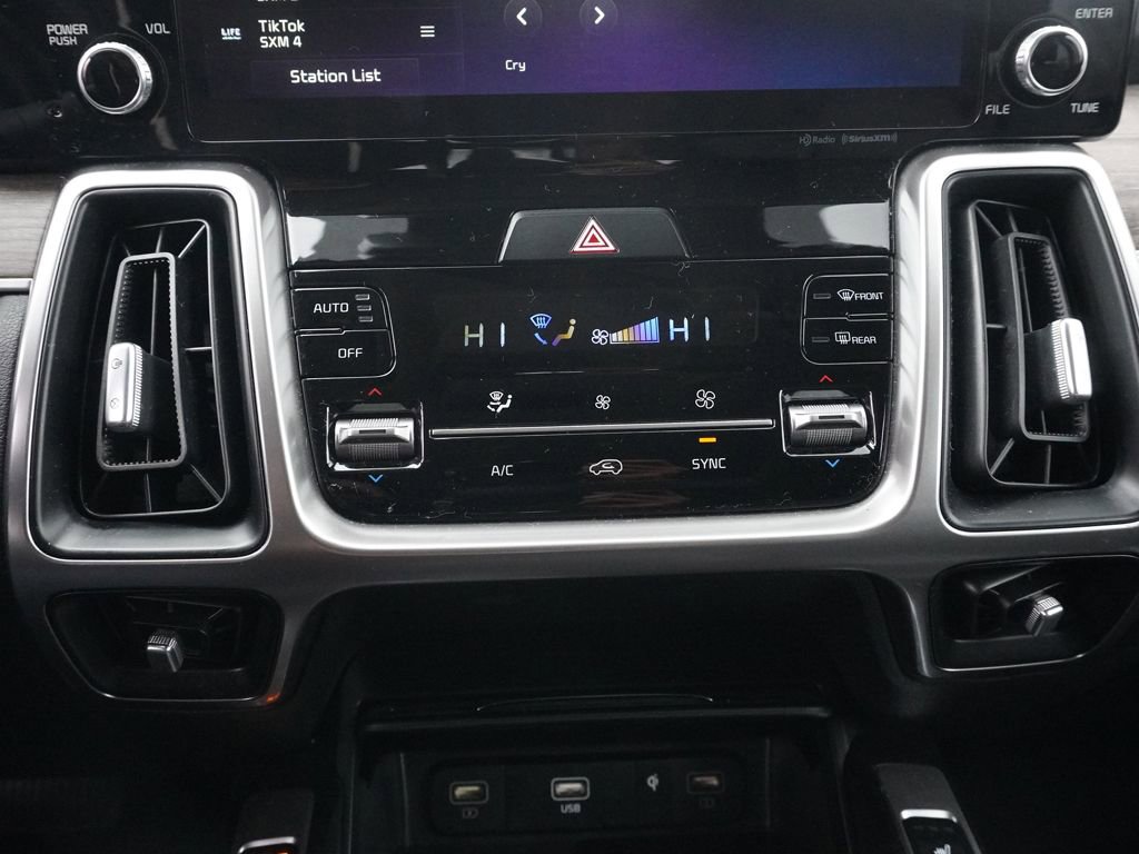 Used 2023 Kia Sorento EX image 45