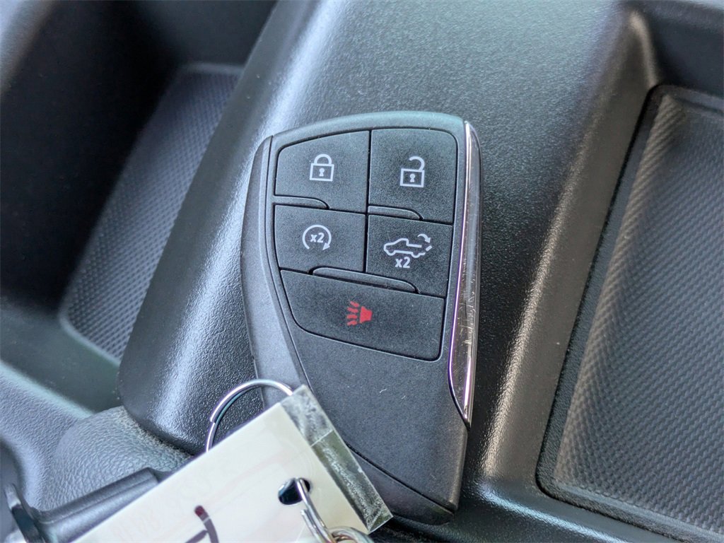 Used 2025 Chevrolet Silverado 1500 Custom image 34