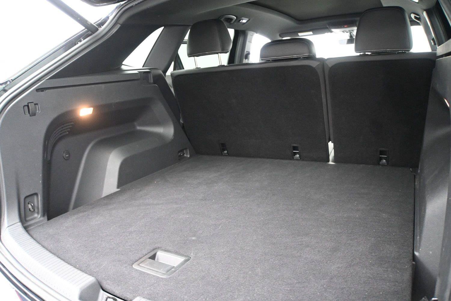 Used 2023 Volkswagen Atlas Cross Sport SE w/ Panoramic Sunroof Package AWD/4WD image 14