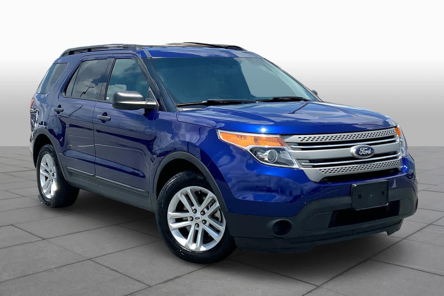Used 2015 Ford Explorer FWD image 3
