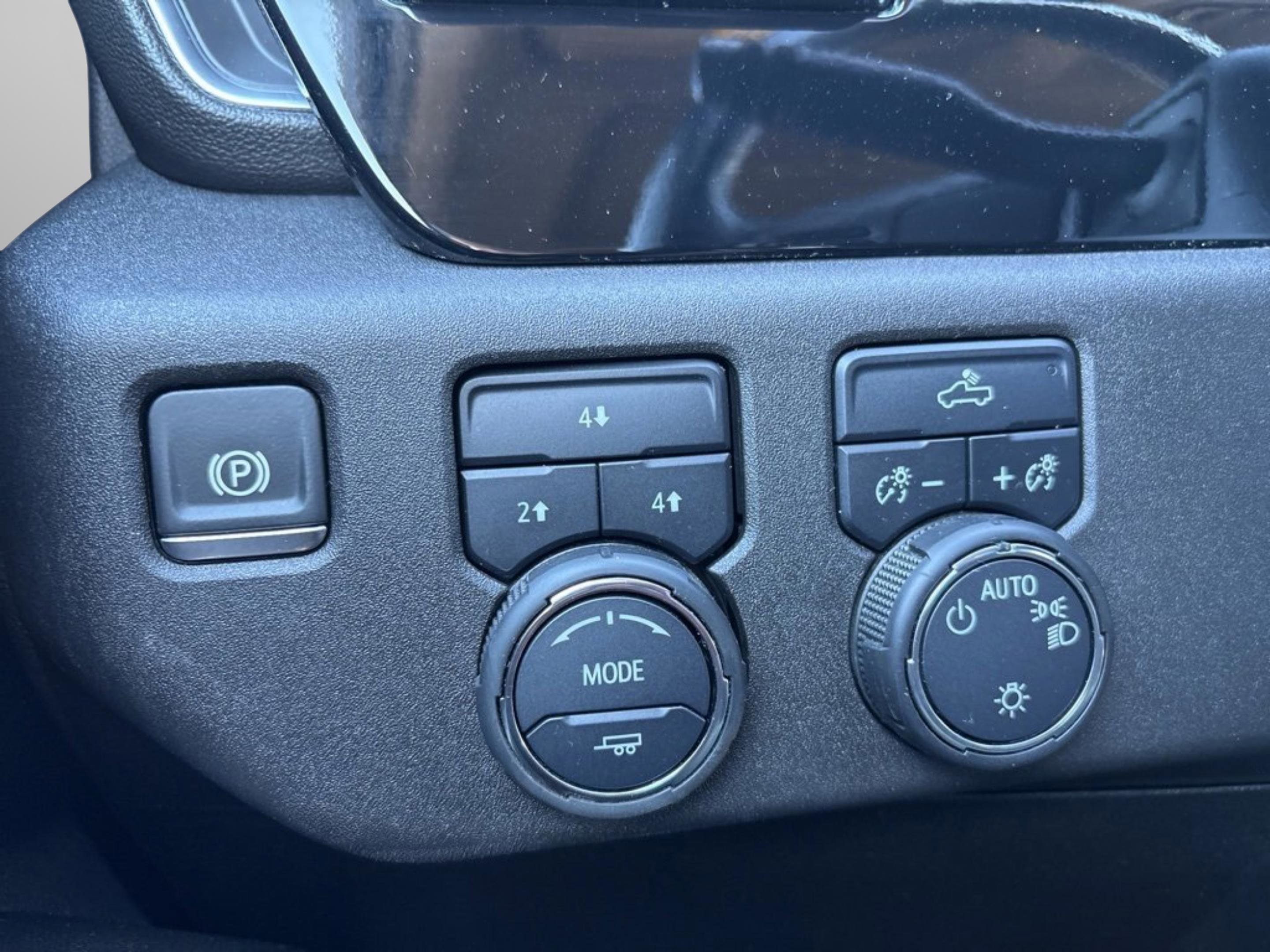 Used 2024 Chevrolet Silverado 2500 LT image 38