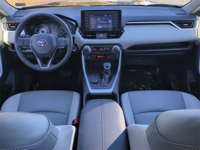 Used 2021 Toyota RAV4 XLE Premium image 15