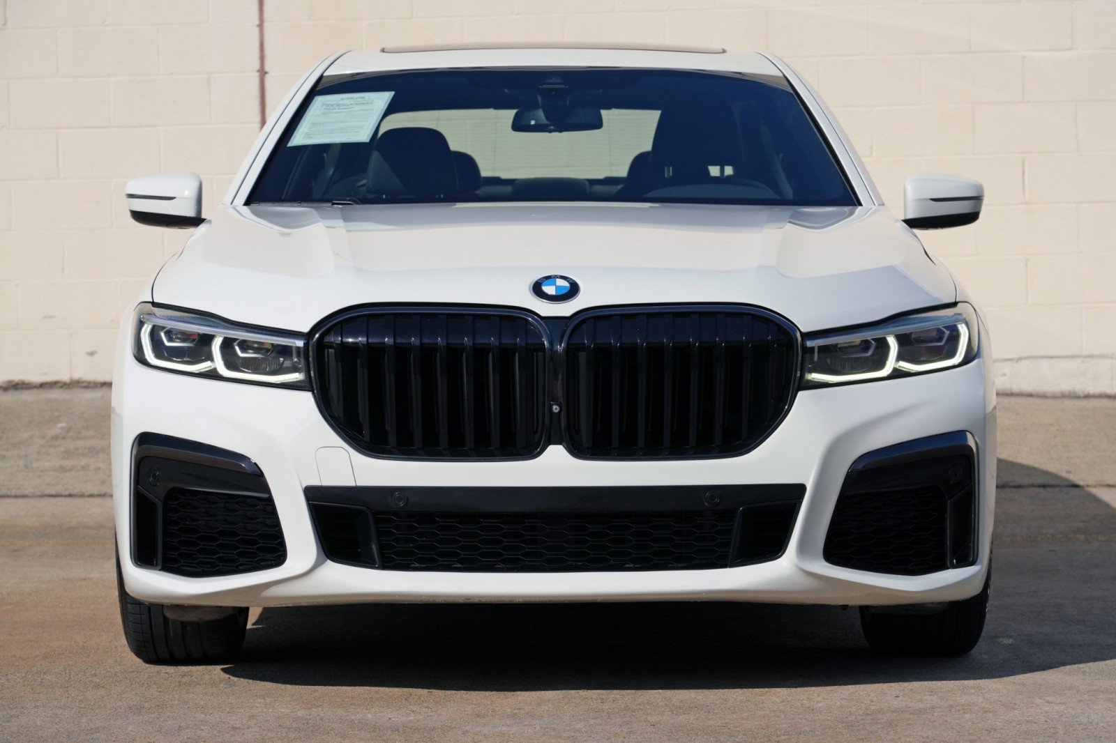 Used 2022 BMW 740i w/ M Sport Package RWD image 7