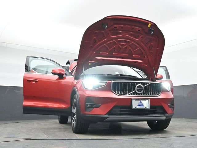 Used 2023 Volvo XC40 B4 Plus w/ Driver Assist Package image 53
