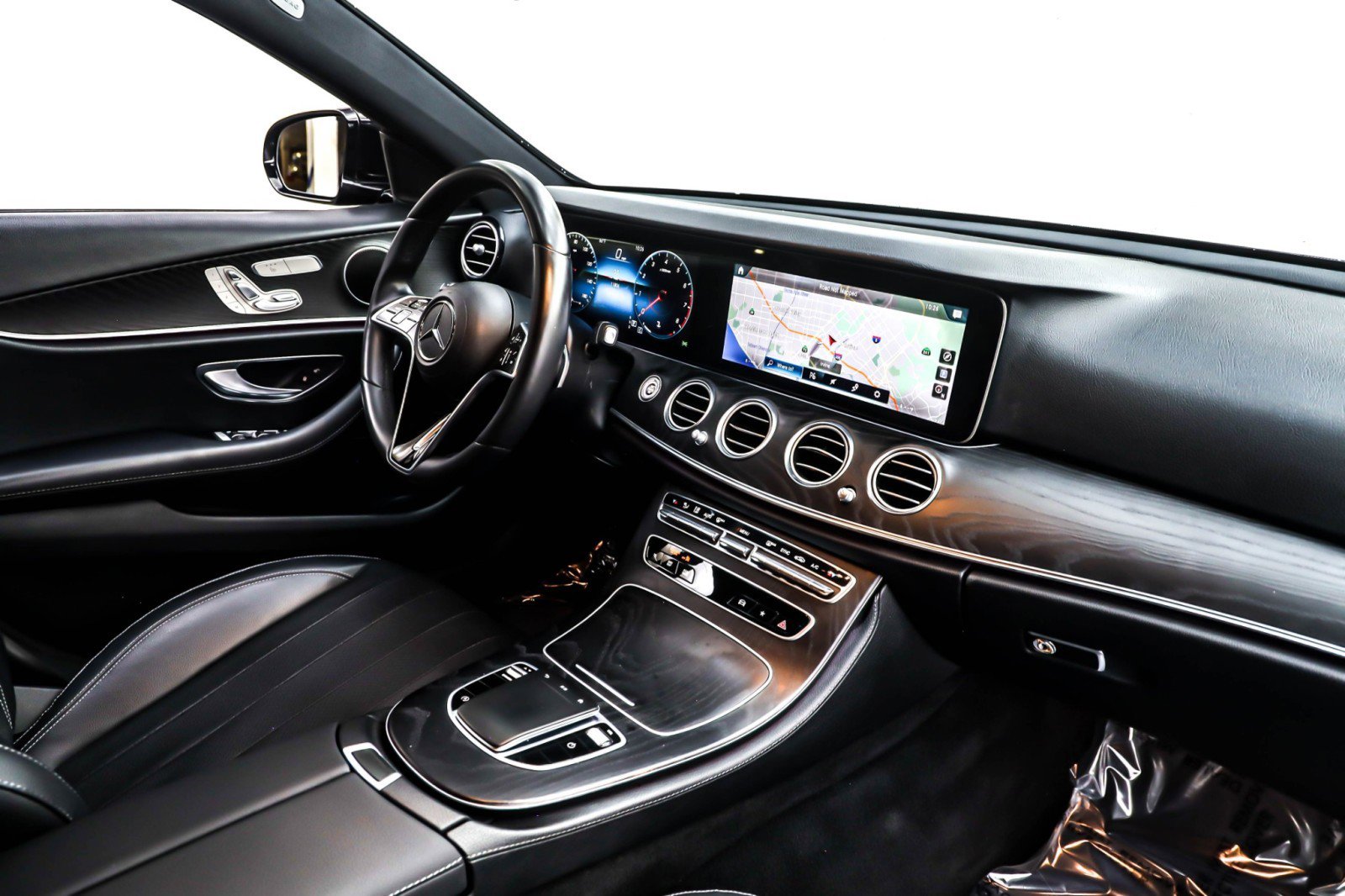 Used 2022 Mercedes-Benz E 350 Sedan image 17