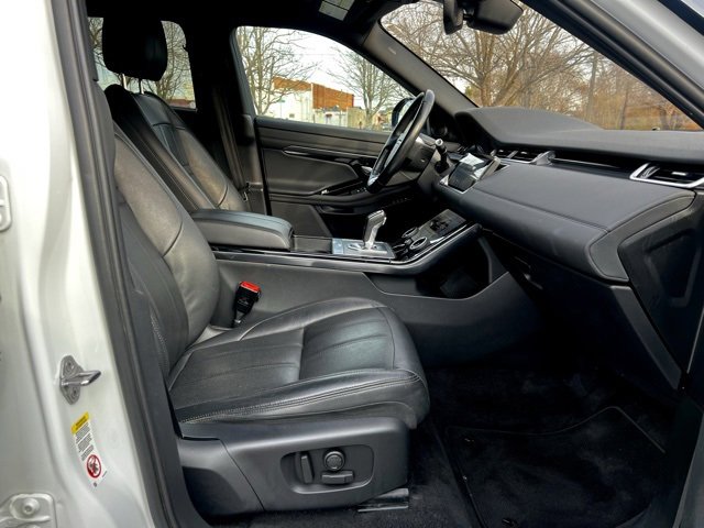 Used 2020 Land Rover Range Rover Evoque SE image 25