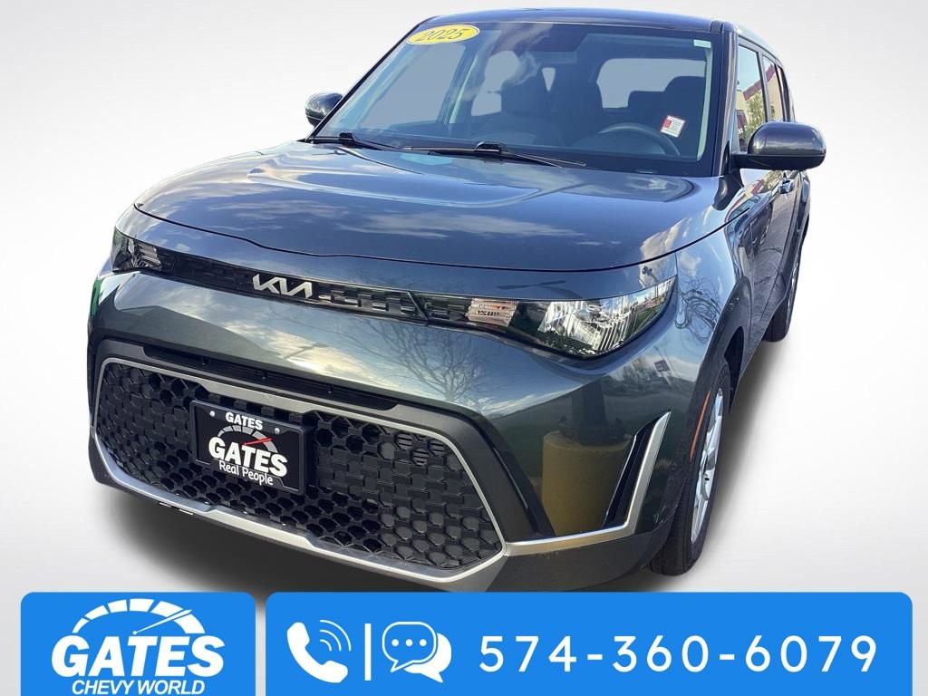 Used 2025 Kia Soul LX w/ LX Technology Package FWD image 5