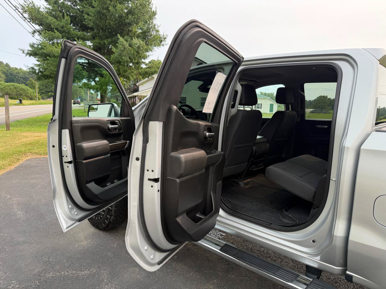 Used 2019 Chevrolet Silverado 1500 LT AWD/4WD image 32