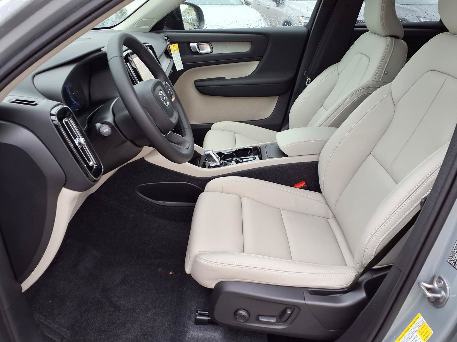 New 2026 Volvo XC40 B5 Plus w/ Protection Package Premier AWD/4WD image 13