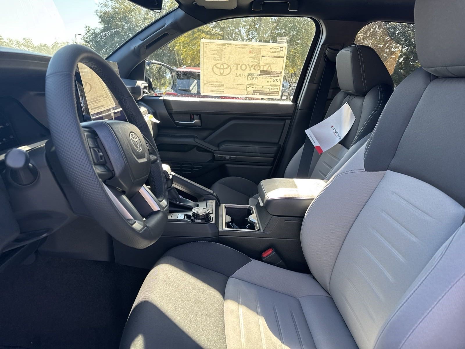 Used 2024 Toyota Tacoma TRD Off-Road image 13