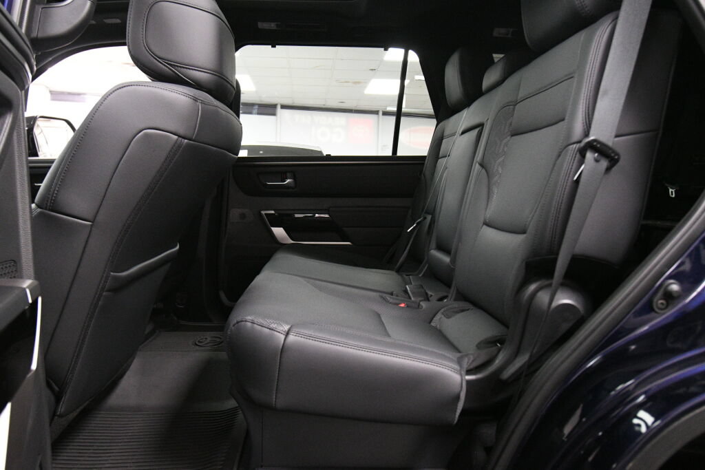 Certified 2025 Toyota Sequoia Limited w/ Tow Technology Package AWD/4WD image 22