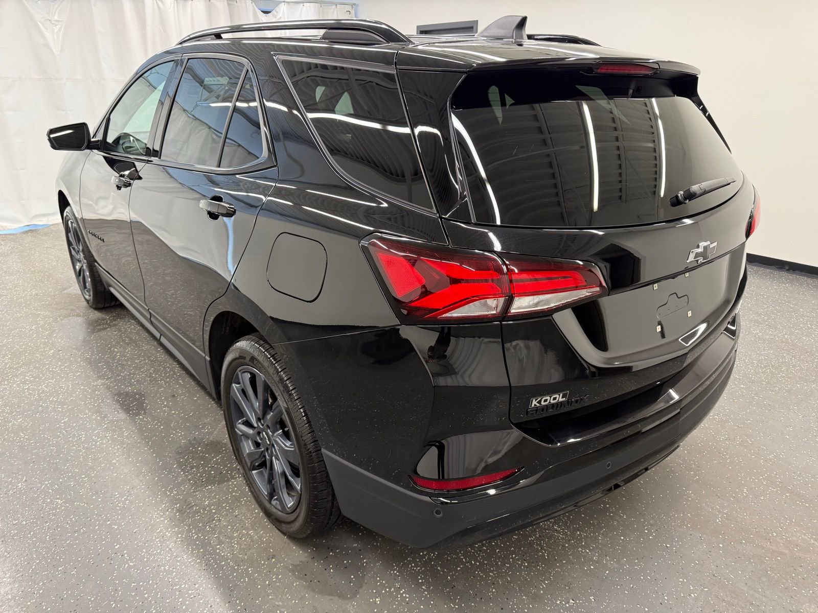 Used 2024 Chevrolet Equinox RS image 3