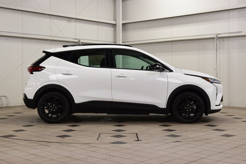 New 2027 Chevrolet Bolt RS FWD image 9