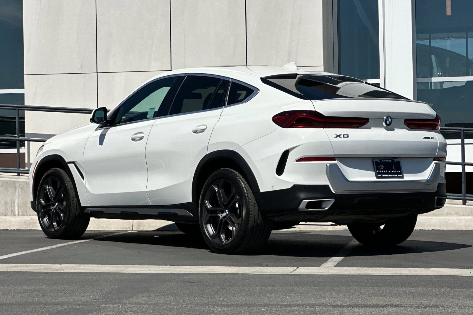 Used 2023 BMW X6 xDrive40i w/ Premium Package image 5