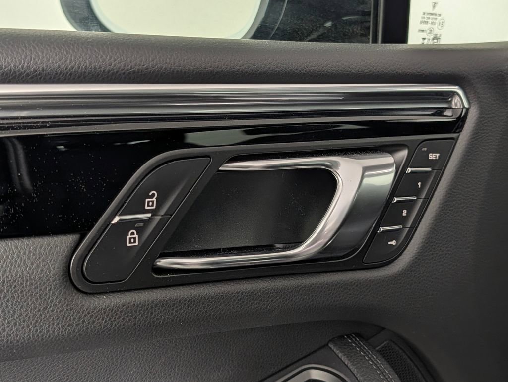 New 2026 Porsche Macan image 26