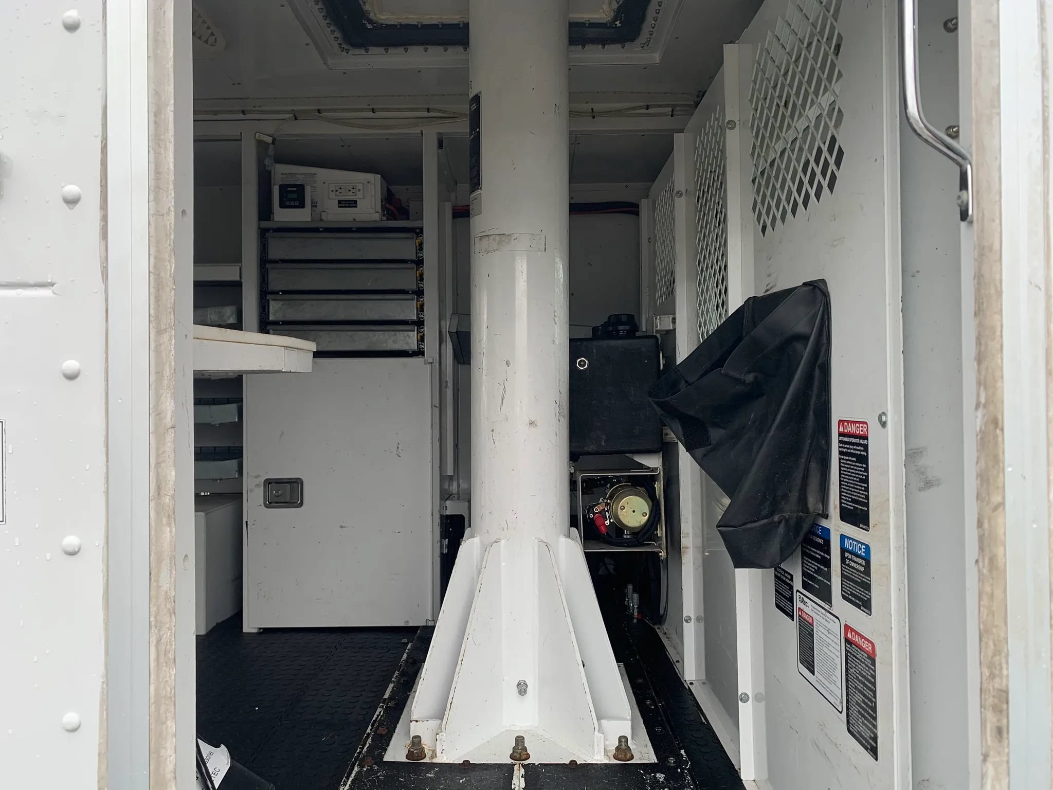 Used 2019 Ford E-350 and Econoline 350 Super Duty RWD image 23