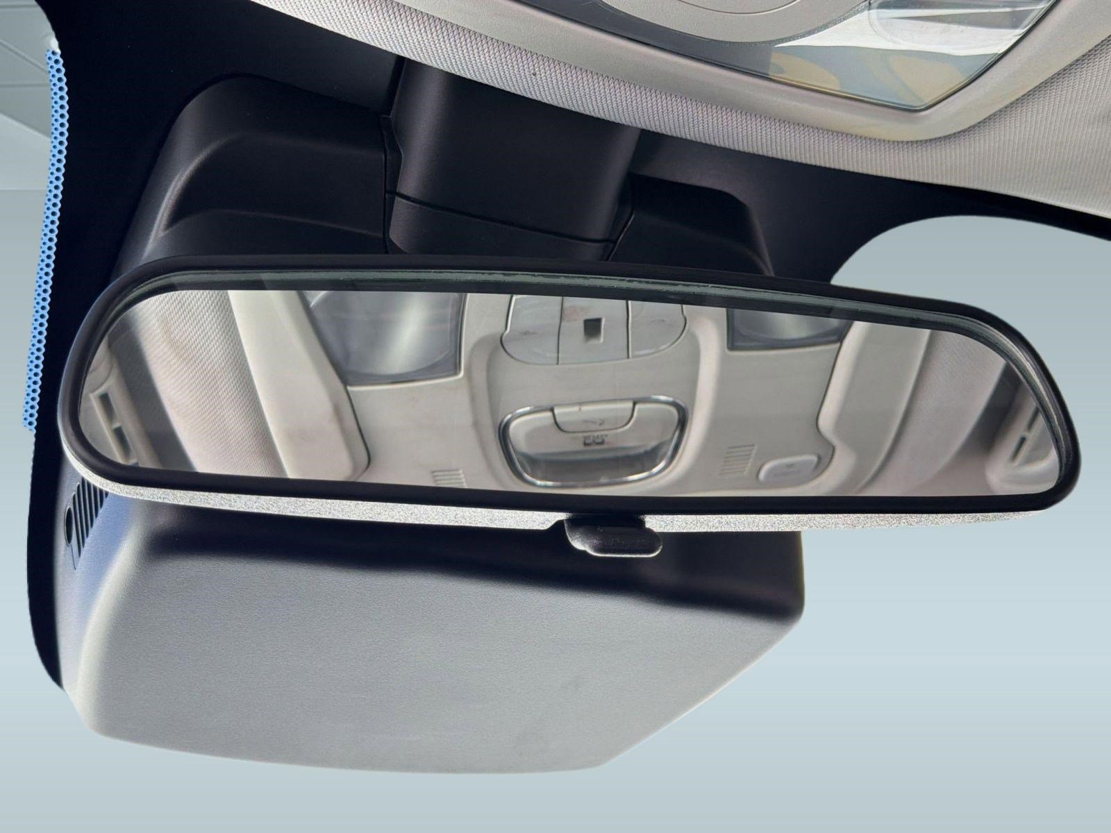 Used 2017 Jeep Renegade Latitude image 21