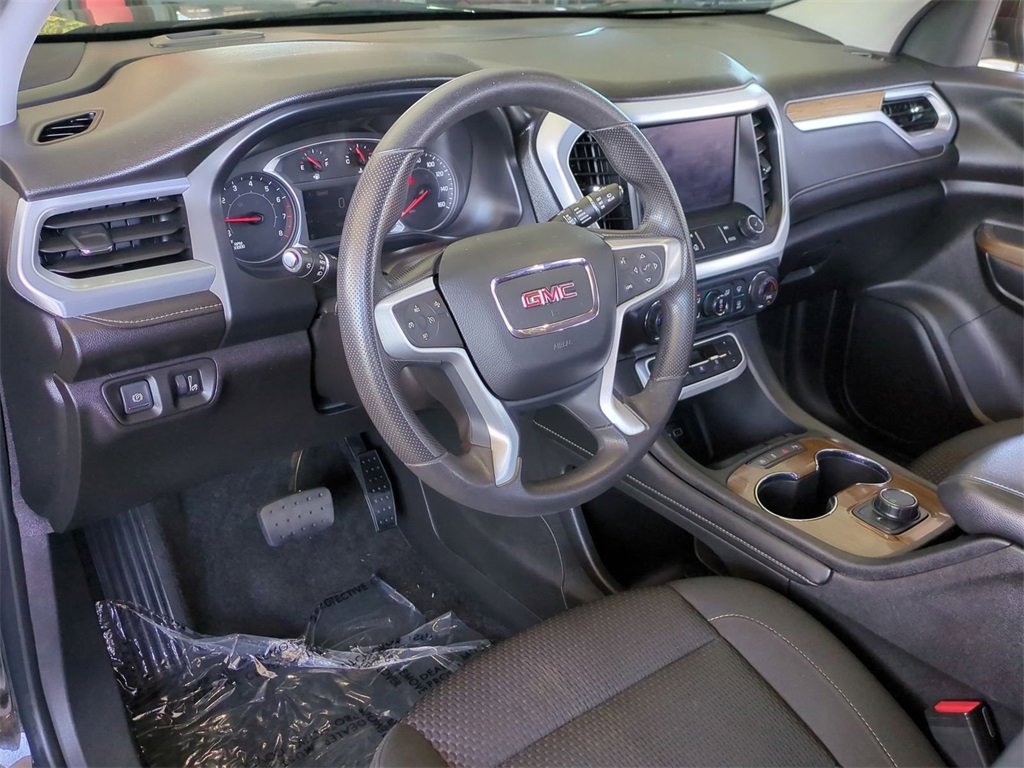 Certified 2022 GMC Acadia SLE w/ Elevation Edition image 2