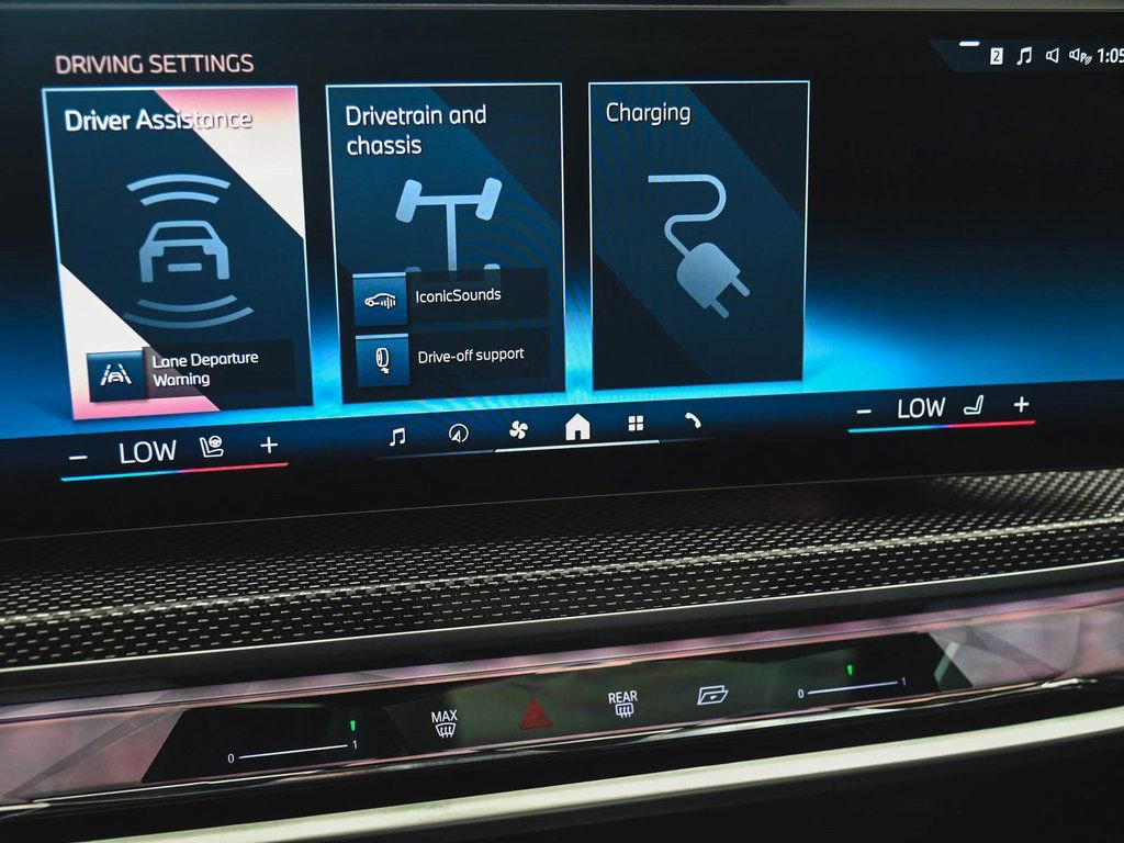 Used 2023 BMW i7 xDrive60 w/ Parking Assistance Package image 24