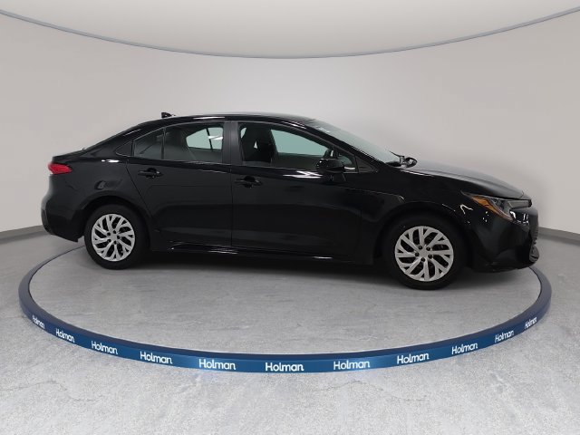 Certified 2025 Toyota Corolla LE FWD image 4