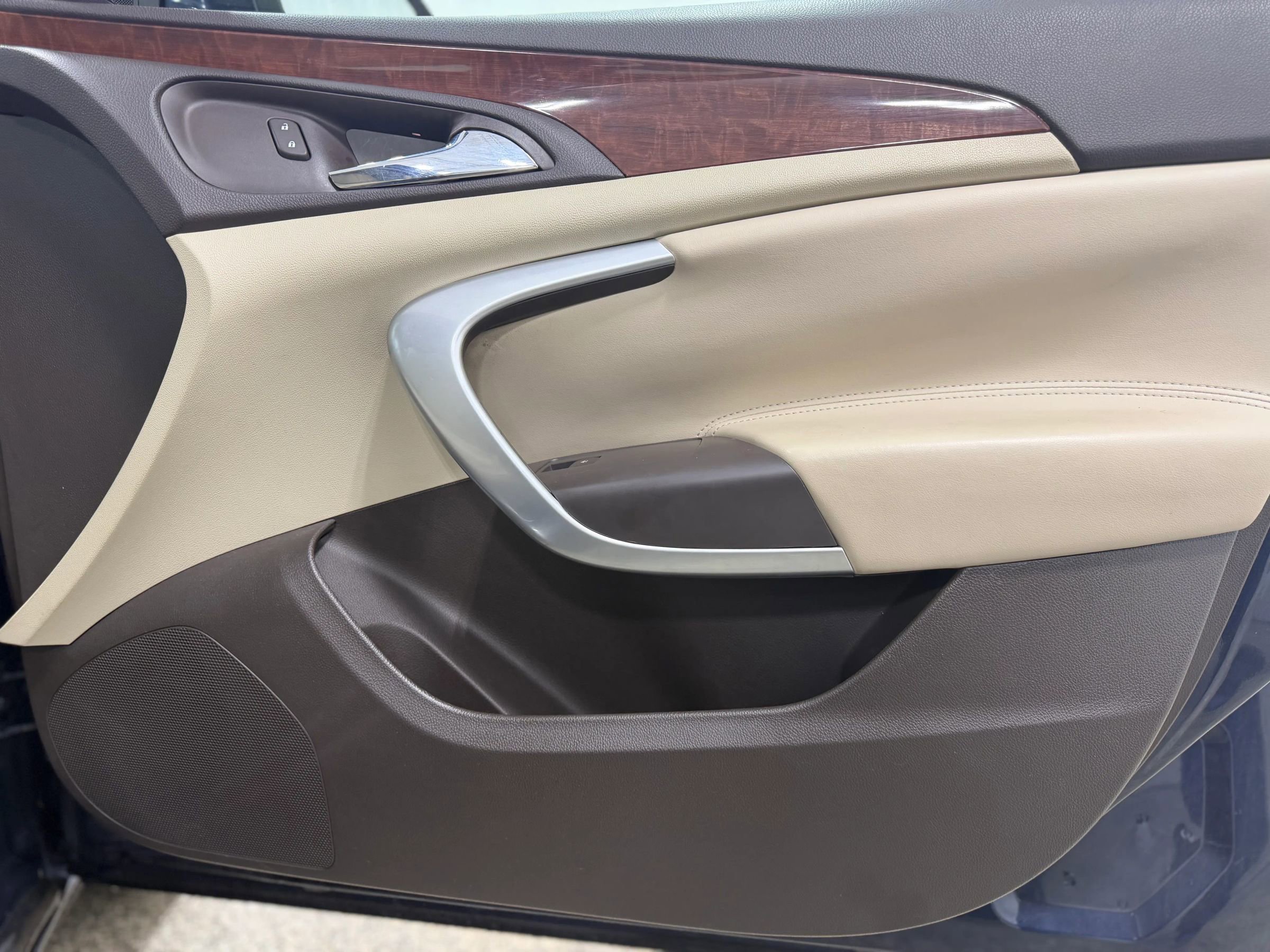 Used 2015 Buick Regal FWD image 24