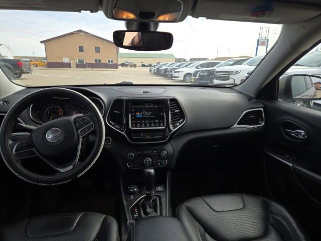 Used 2019 Jeep Cherokee Limited image 3