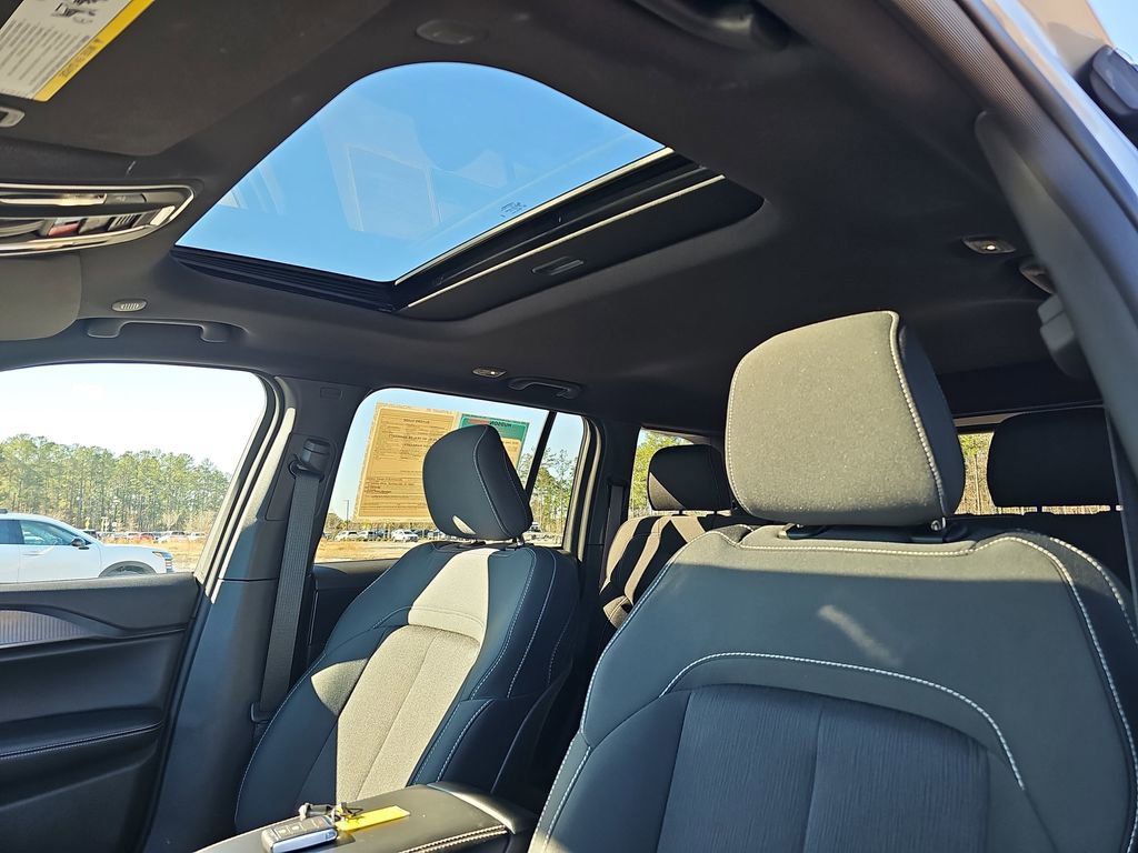 Used 2025 Jeep Grand Cherokee Laredo X w/ Trailer Tow Package image 32