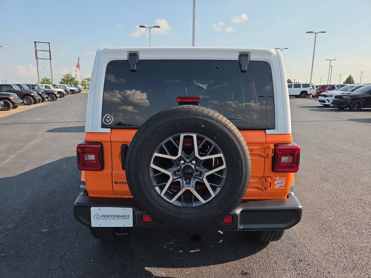 New 2026 Jeep Wrangler Unlimited Sahara w/ Whitecap Package AWD/4WD image 27