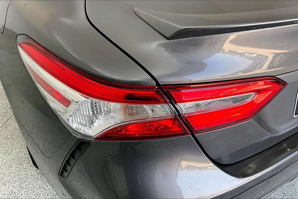 Used 2020 Toyota Camry SE FWD image 36