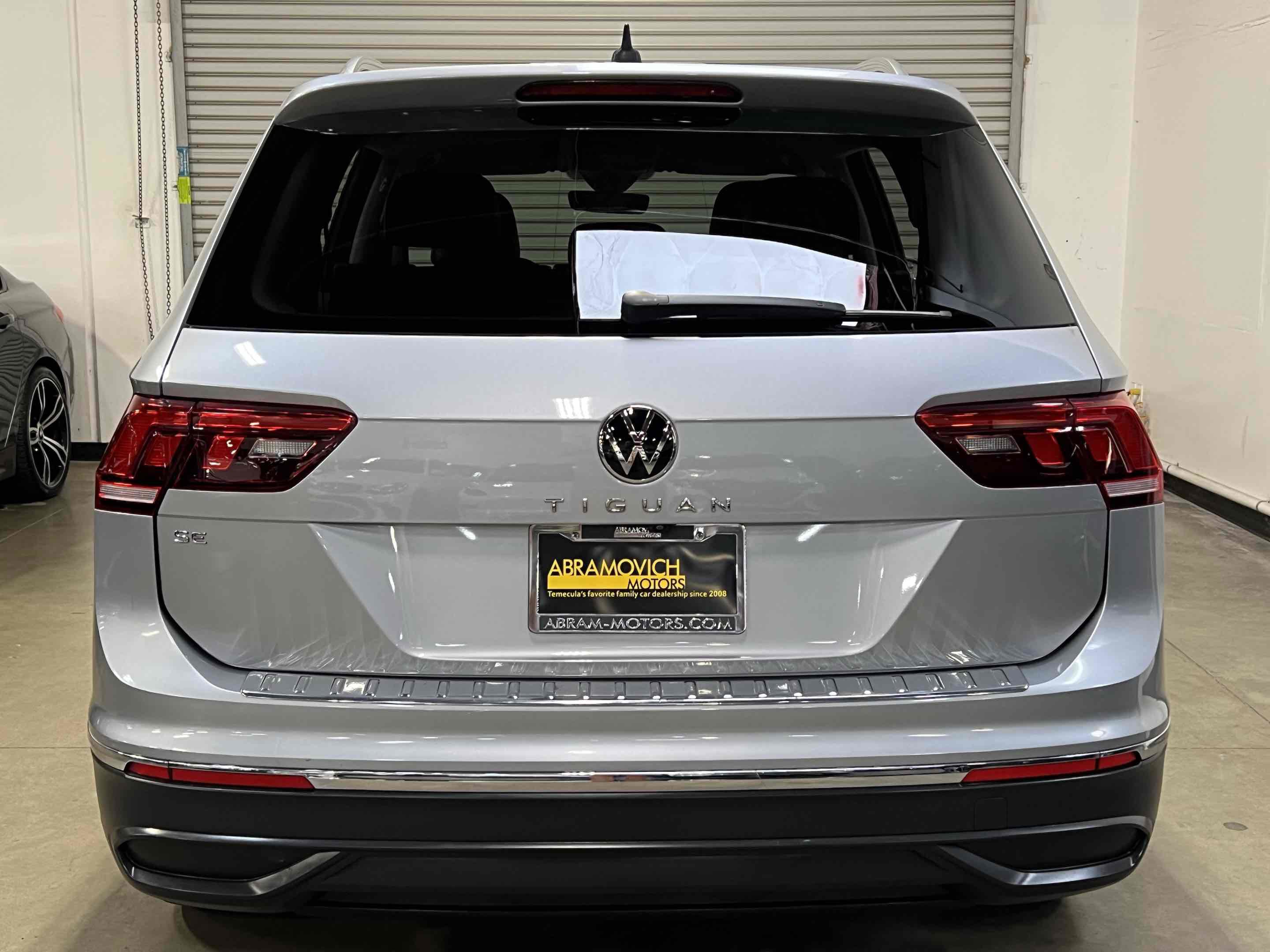 Used 2022 Volkswagen Tiguan SE image 30
