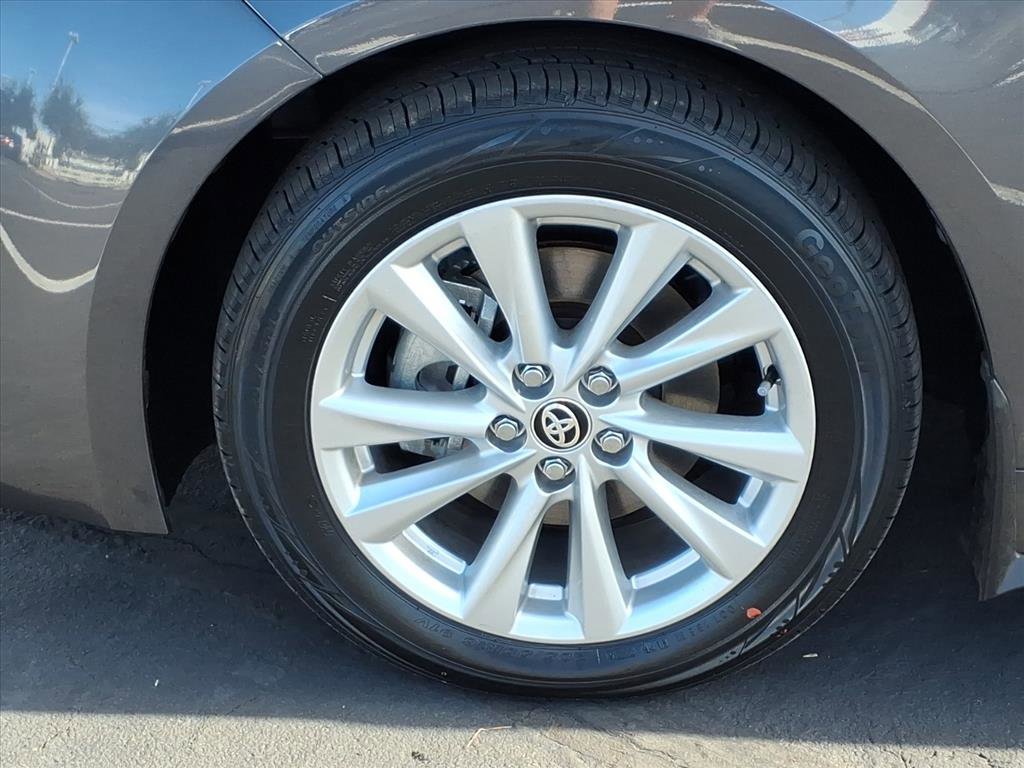 Certified 2024 Toyota Corolla SE w/ SE Package image 9