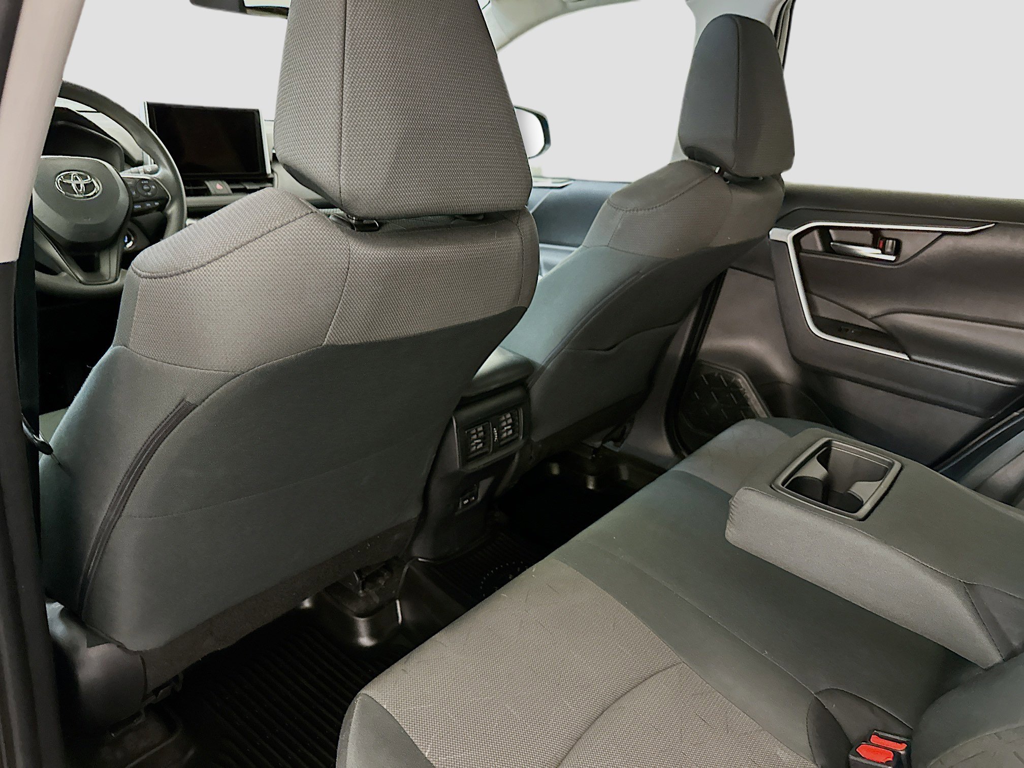 Used 2024 Toyota RAV4 XLE image 29