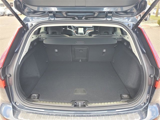 New 2026 Volvo V60 B5 Cross Country Plus w/ Protection Package Premier image 32