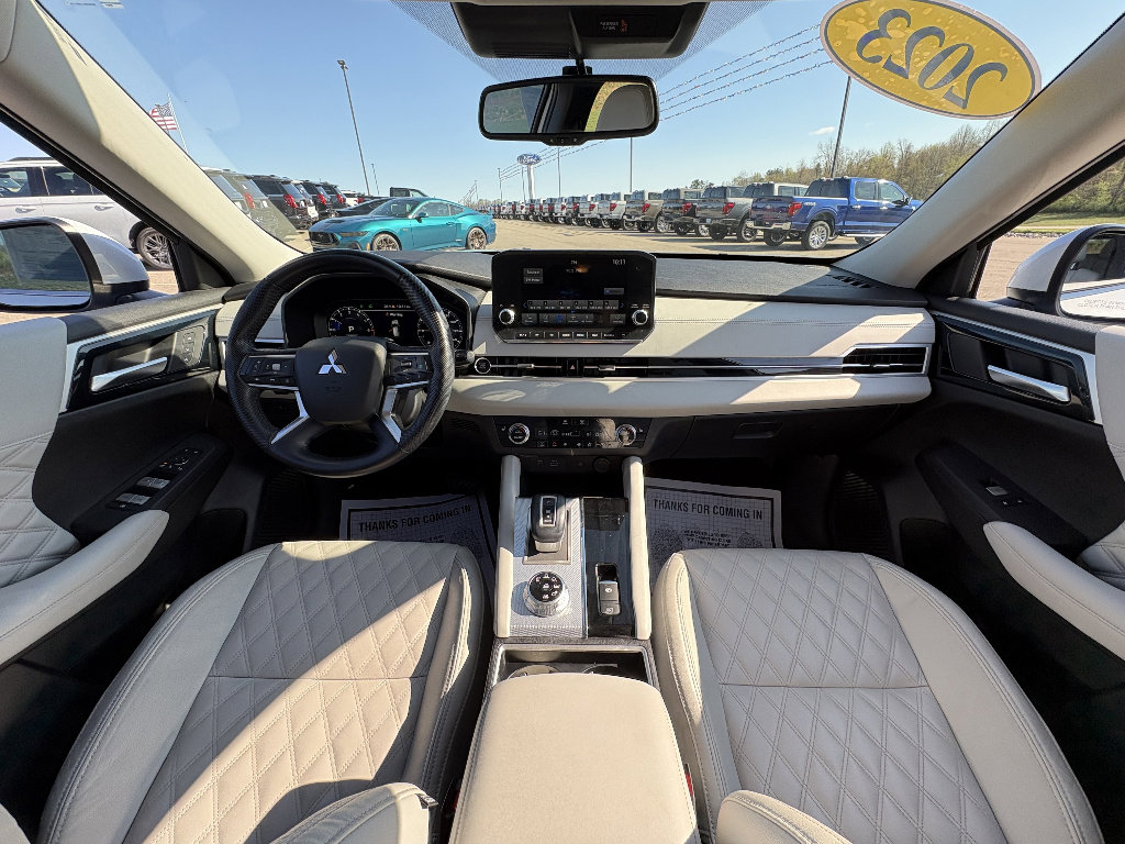 Used 2023 Mitsubishi Outlander SEL image 22